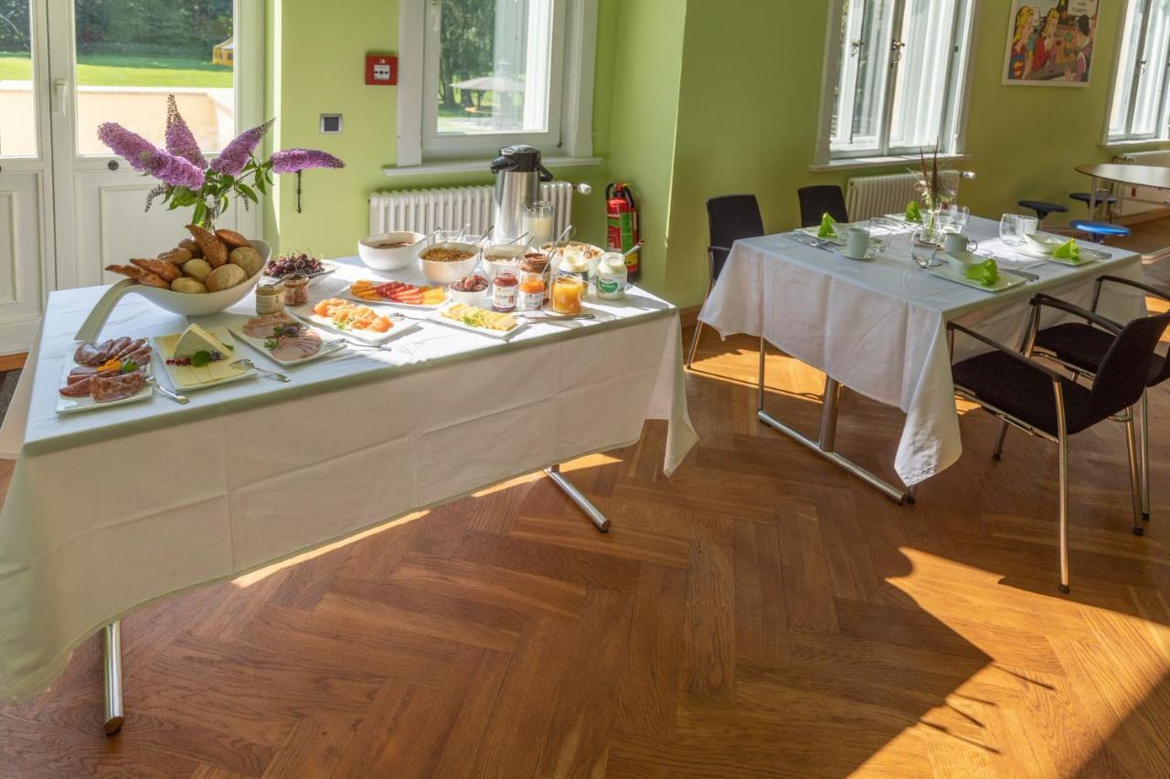 Familienhotel Schloss Leizen Bioverpflegung ภายนอก รูปภาพ