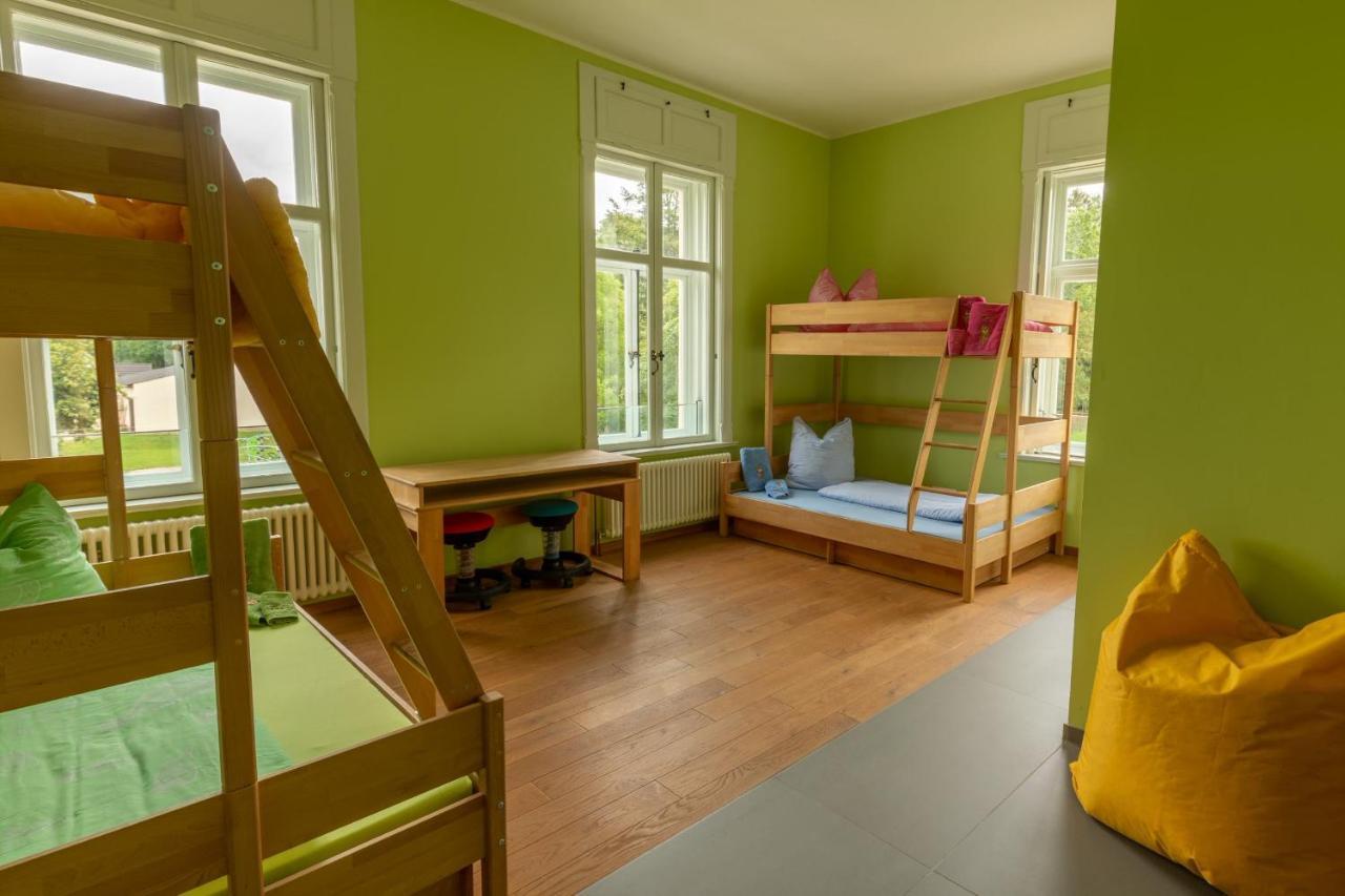 Familienhotel Schloss Leizen Bioverpflegung ภายนอก รูปภาพ
